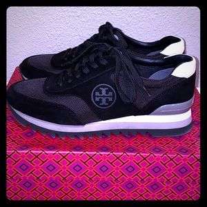 Tory Burch Sawtooth Logo Sneaker 8.5